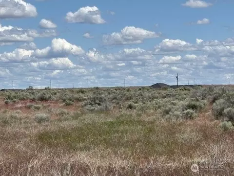 3654 Road 78 NE, Moses Lake, WA 98837