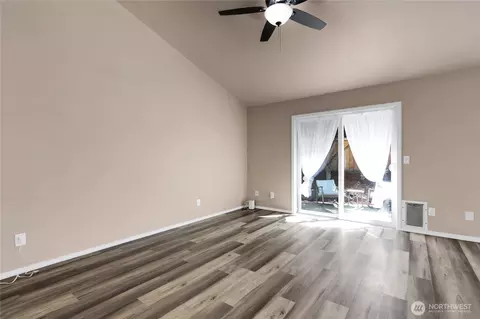Living - 15127 148th Avenue Ct E, Orting, WA 98360 photo 3 of 4