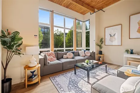 1812 19th Ave #205, Seattle, WA 98122