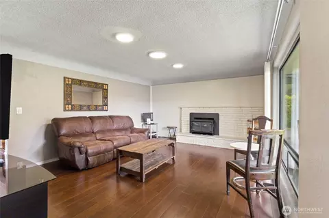 Living - 5117 Delaware Ave, Everett, WA 98203 photo 1 of 2
