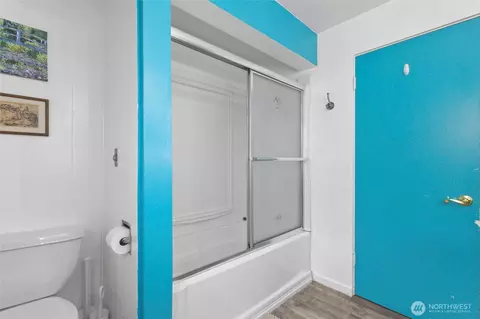 Bath - 5117 Delaware Ave, Everett, WA 98203 photo 2 of 4