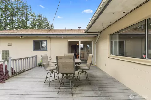 Exterior - 5117 Delaware Ave, Everett, WA 98203 photo 5 of 9