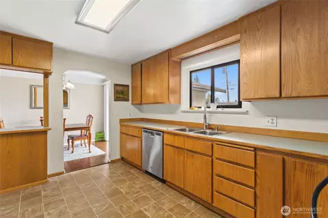 Kitchen - 5117 Delaware Ave, Everett, WA 98203 photo 3 of 3