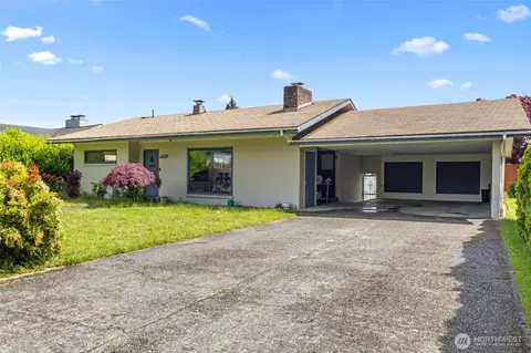 Exterior - 5117 Delaware Ave, Everett, WA 98203 photo 2 of 9