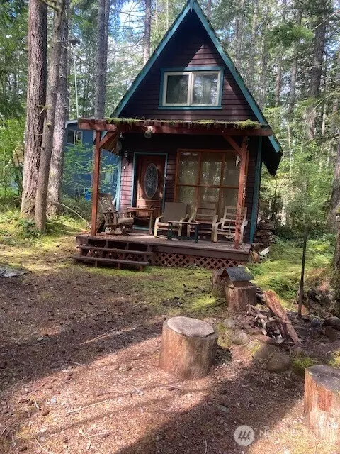 830 N Potlatch Dr, Hoodsport, WA 98548