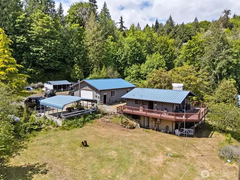 50 N Schaufler Ln, Lilliwaup, WA 98555