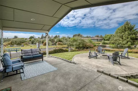 184 S Razor Clam Dr SW, Ocean Shores, WA 98569