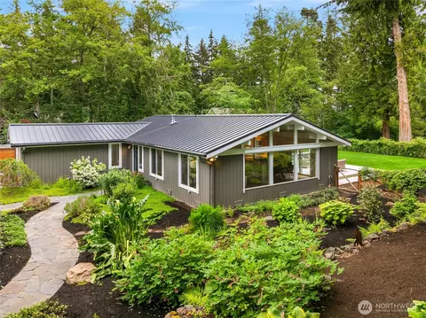 14924 Sunrise Dr NE, Bainbridge Island, WA 98110