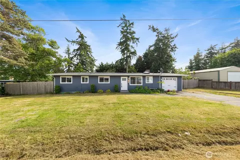 823 Walker Ave, Oak Harbor, WA 98277
