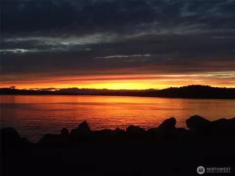 2423 Day Island Blvd W, University Place, WA 98466