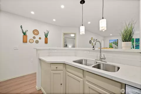 Kitchen - 2201 192nd St SE #R105, Bothell, WA 98012 photo 4 of 5