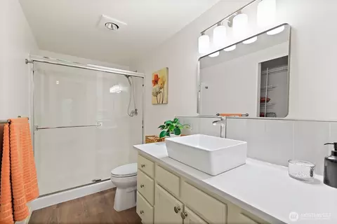 Bath - 2201 192nd St SE #R105, Bothell, WA 98012 photo 1 of 3