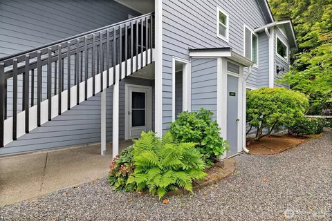 Exterior - 2201 192nd St SE #R105, Bothell, WA 98012 photo 4 of 11