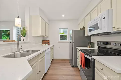 Kitchen - 2201 192nd St SE #R105, Bothell, WA 98012 photo 2 of 5