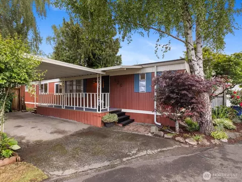 415 Lake View Rd #E20, Lynnwood, WA 98087