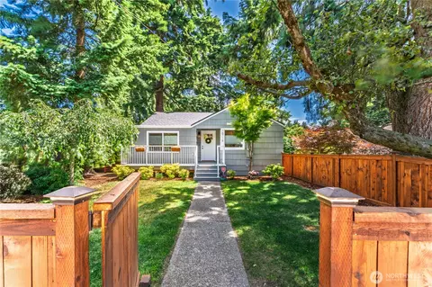 16718 Linden Ave N, Shoreline, WA 98133