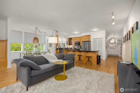 156 Hall Brothers Loop NE #201, Bainbridge Island, WA 98110