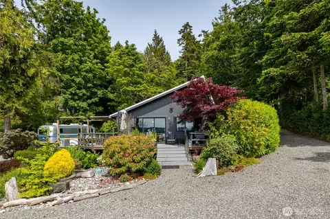 17238 Maple Ln, La Conner, WA 98257