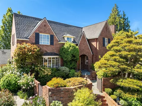 4415 52nd Ave NE, Seattle, WA 98105