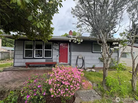 7815 203rd St SW, Edmonds, WA 98026