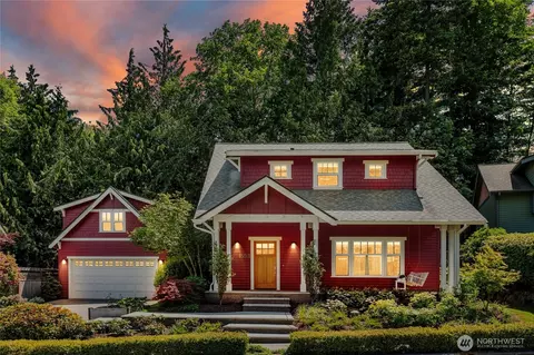 9385 NE North Town Loop, Bainbridge Island, WA 98110
