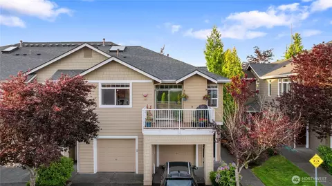 22756 SE 13th Ln #C6, Sammamish, WA 98075