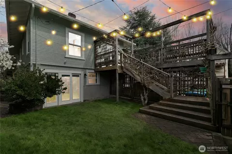 2011 E Cherry St, Seattle, WA 98122