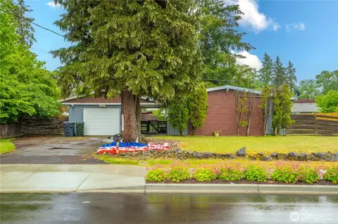 8909 Hipkins Rd SW, Lakewood, WA 98498
