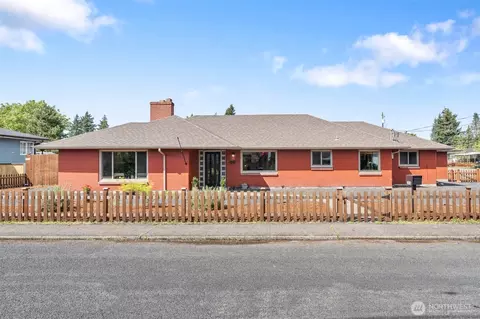 1001 Elm St, Centralia, WA 98531