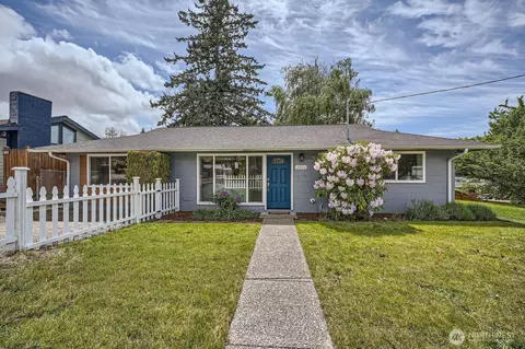 3501 NE 10th St, Renton, WA 98056