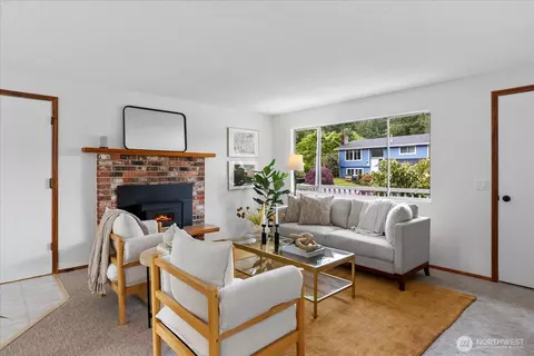 Living - 4824 237th Pl SE, Bothell, WA 98021 photo 3 of 5