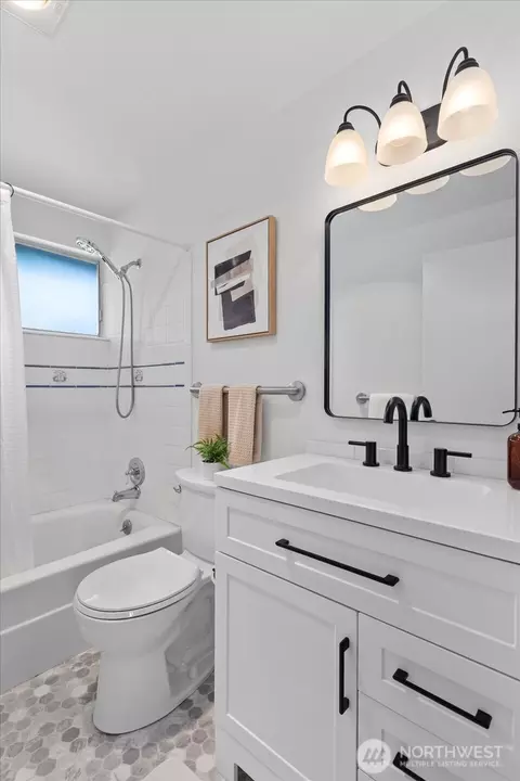 Bath - 4824 237th Pl SE, Bothell, WA 98021 photo 2 of 2