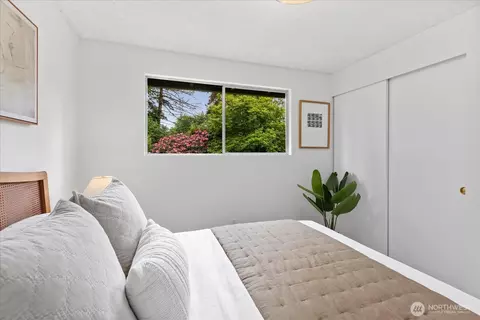 Bedroom - 4824 237th Pl SE, Bothell, WA 98021 photo 4 of 5