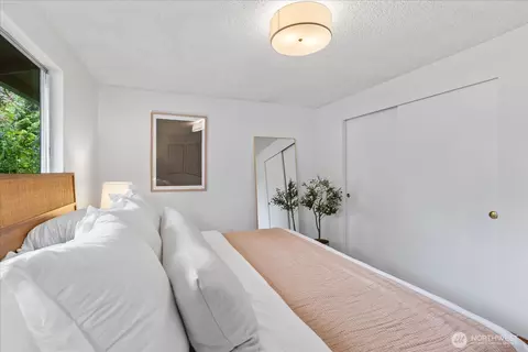 Bedroom - 4824 237th Pl SE, Bothell, WA 98021 photo 2 of 5