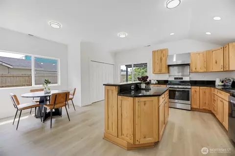 Kitchen - 8010 Beverly Blvd #A, Everett, WA 98203 photo 2 of 3