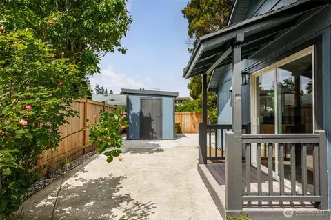 Exterior - 8010 Beverly Blvd #A, Everett, WA 98203 photo 6 of 7
