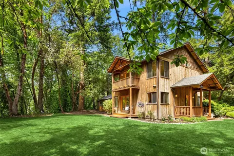 14427 Silven Ave NE, Bainbridge Island, WA 98110