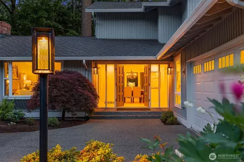 5321 Lansdowne Ln, Mercer Island, WA 98040