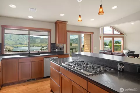 205 Butte Rd, Chelan, WA 98816