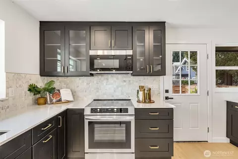 3011 E Cherry St, Seattle, WA 98122 photo 8