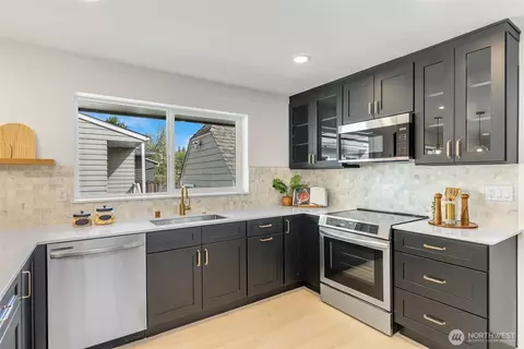 3011 E Cherry St, Seattle, WA 98122 photo 9