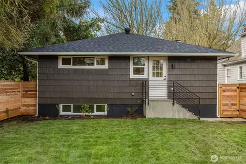 3011 E Cherry St, Seattle, WA 98122 photo 32