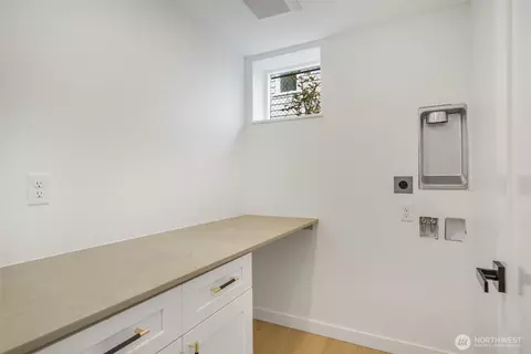 3011 E Cherry St, Seattle, WA 98122 photo 36