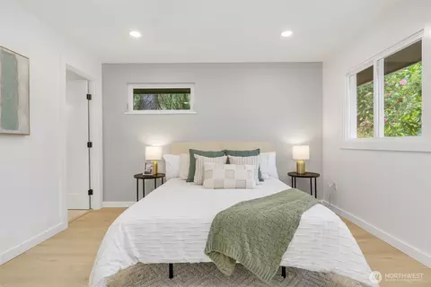 3011 E Cherry St, Seattle, WA 98122 photo 12