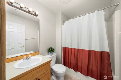 Bath - 19605 84th Ave E, Spanaway, WA 98387 photo 5 of 5