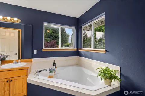 Bath - 19605 84th Ave E, Spanaway, WA 98387 photo 2 of 5