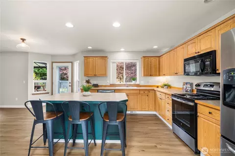 Kitchen - 19605 84th Ave E, Spanaway, WA 98387 photo 1 of 3