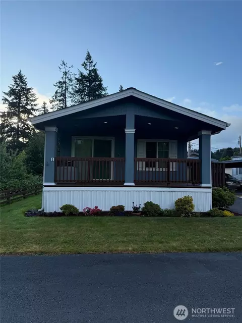 600 NE Lincoln Rd #1, Poulsbo, WA 98370