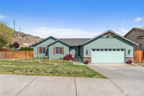 1936 Grandview Loop, Wenatchee, WA 98801