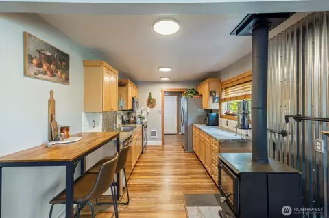 Kitchen - 332 26th Ave, Longview, WA 98632 photo 1 of 8